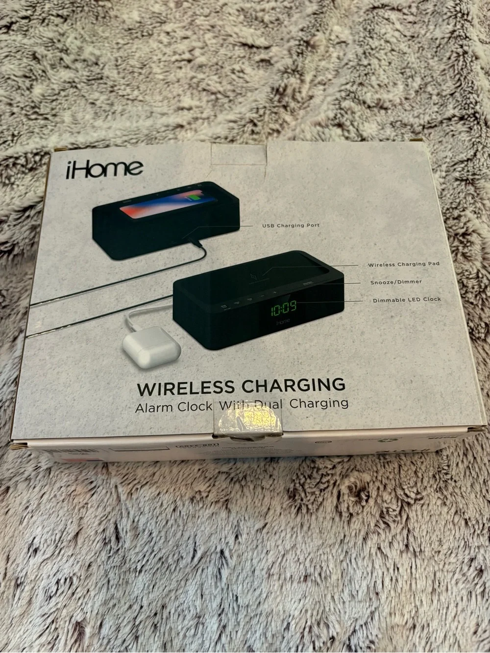 iHome Wireless Charging Alarm Clock - NWT